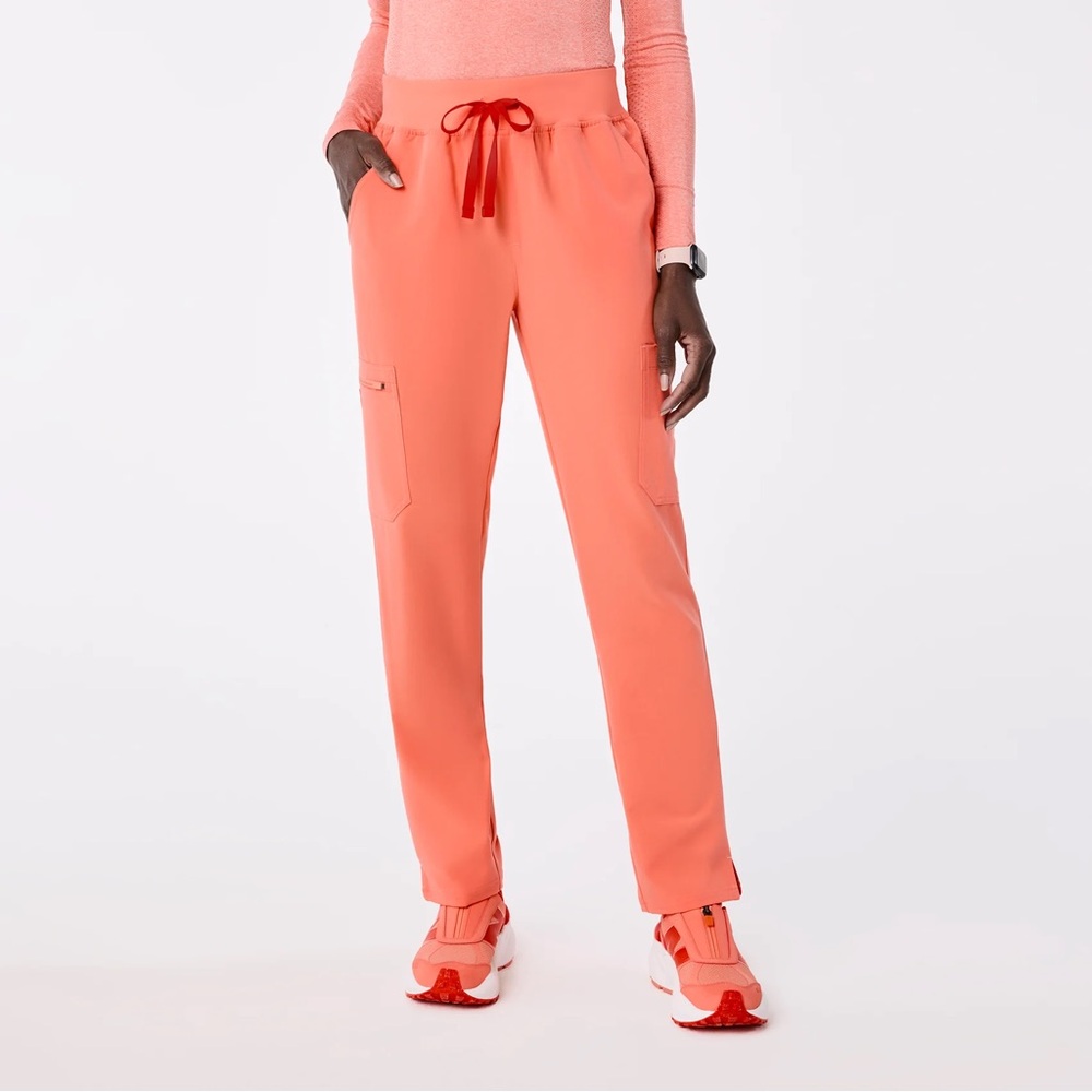 FIGS Women’s Relaxed Fit Scrub Pants